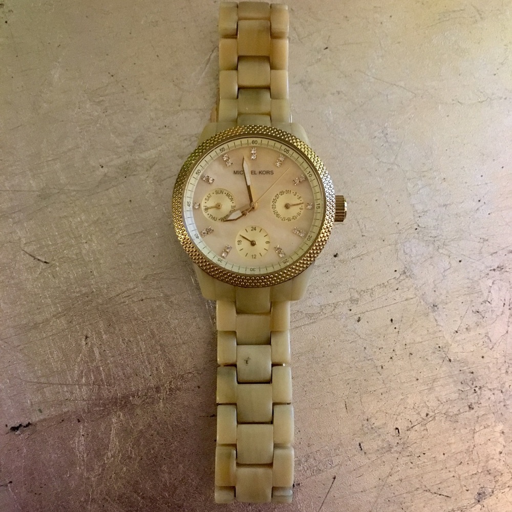 MICHAEL KORS NUDE WATCH